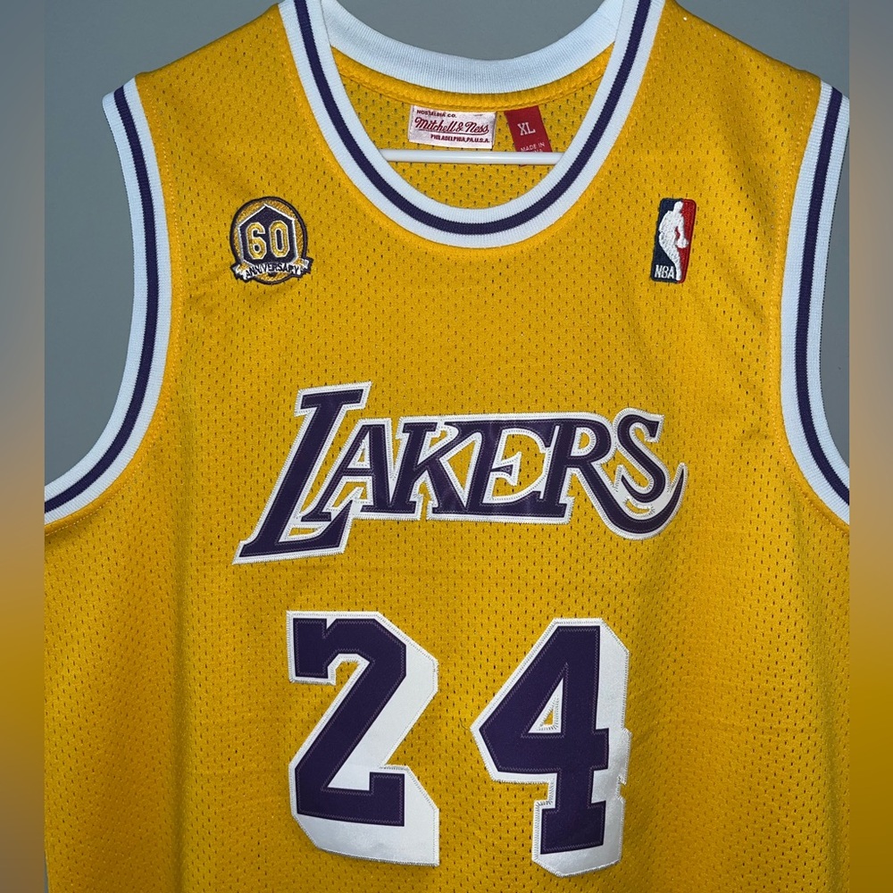 Kobe Bryant Los Angeles Lakers 2007-08 Throwback #24 Mitchell & Ness Jersey XL - Picture 4 of 9